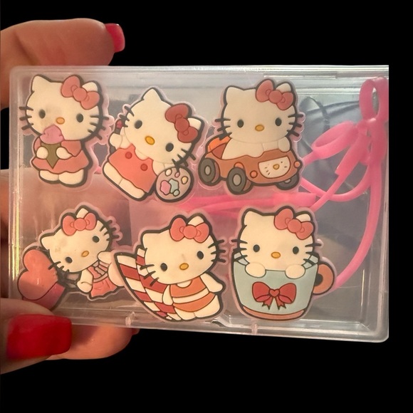 *NEW* Hello Kitty straw cover caps. - Picture 2 of 4